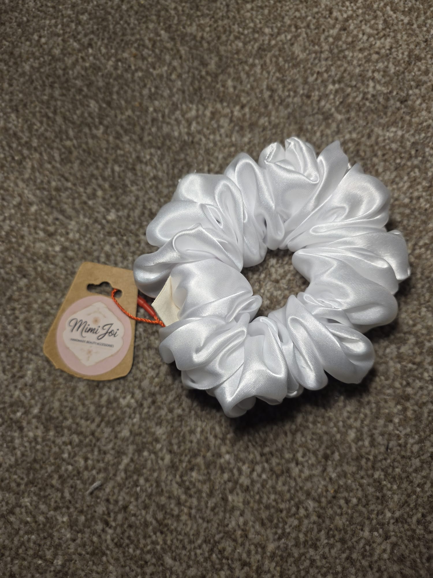 Luxury Satin Scrunchie (Meduim, White)